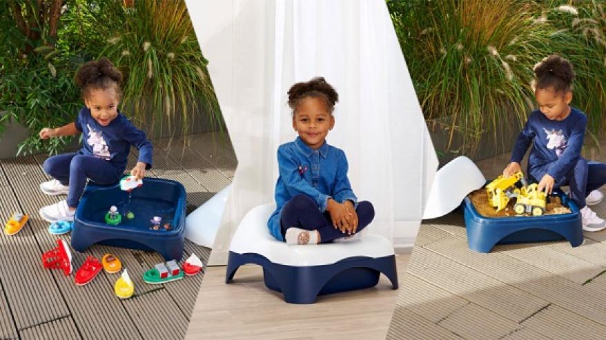 big relax sandpit banner